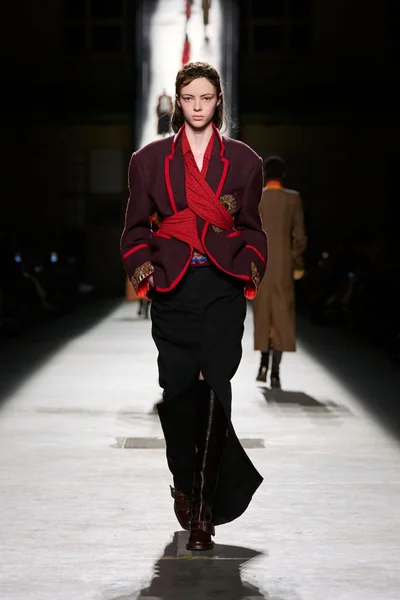 Look 44